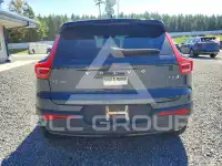 2022 Volvo XC40 фото