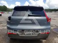 2022 Volvo XC40 фото