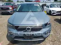 2022 Volvo XC40 фото