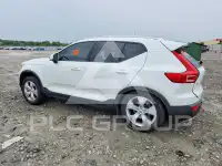 2022 Volvo XC40 фото