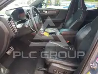2022 Volvo XC40 фото