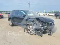 2022 Volvo XC40 фото