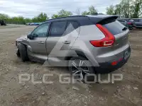 2022 Volvo XC40 фото