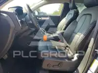 2022 Volvo XC40 фото