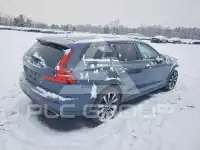 2022 Volvo V60 фото