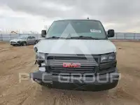 2022 GMC Savana фото