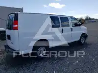 2022 GMC Savana фото