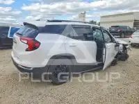 2022 GMC TERRAIN photo
