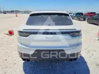 2022 Porsche Cayenne photo