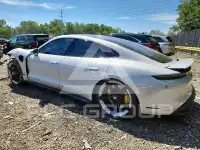 2022 Porsche Taycan фото