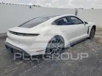 2022 Porsche Taycan фото