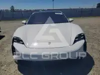 2022 Porsche Taycan фото