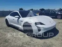 2022 Porsche Taycan фото