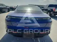 2022 Porsche Taycan фото
