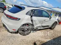 2022 Porsche MACAN photo