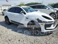 2022 Porsche MACAN photo