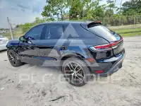 2022 Porsche MACAN photo