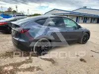 2022 Tesla Model Y фото