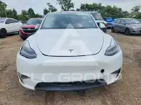 2022 Tesla Model Y photo