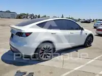 2022 Tesla Model Y фото