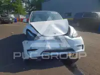 2022 Tesla Model Y фото