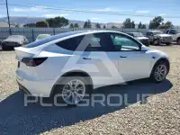 2022 Tesla Model Y фото