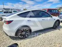 2022 Tesla Model Y фото