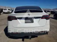 2022 Tesla Model X фото