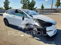 2022 Tesla Model X фото