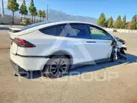 2022 Tesla Model X фото