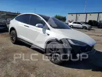 2022 Tesla Model X фото