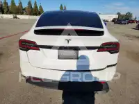 2022 Tesla Model X фото