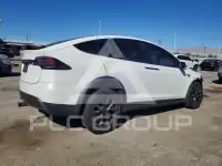 2022 Tesla Model X фото