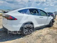 2022 Tesla Model X фото