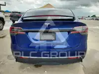2022 Tesla Model X фото