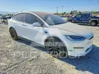2022 Tesla Model X фото