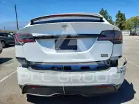 2022 Tesla Model X фото