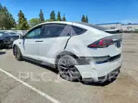2022 Tesla Model X фото