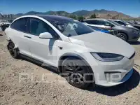 2022 Tesla Model X фото