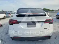 2022 Tesla Model X фото
