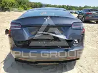 2022 Tesla Model S photo