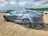 2022 Tesla Model S фото