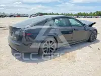 2022 Tesla Model S фото