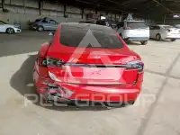 2022 Tesla Model S фото
