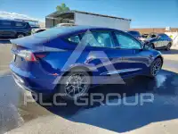 2022 Tesla Model 3 фото