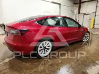 2022 Tesla Model 3 фото