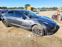 2022 Tesla Model 3 фото