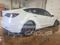 2022 Tesla Model 3 фото