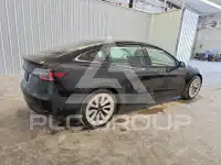 2022 Tesla Model 3 фото