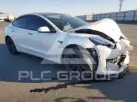 2022 Tesla Model 3 фото